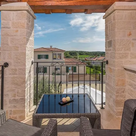 Evelyn With Private Pool And Panoramic View