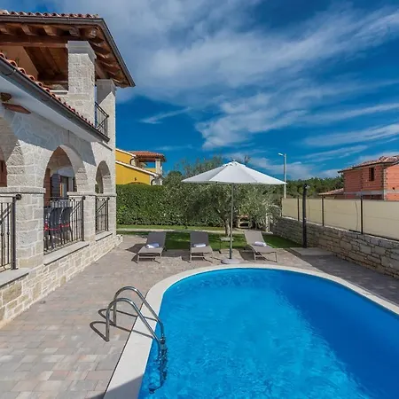 Evelyn With Private Pool And Panoramic View * Montižana