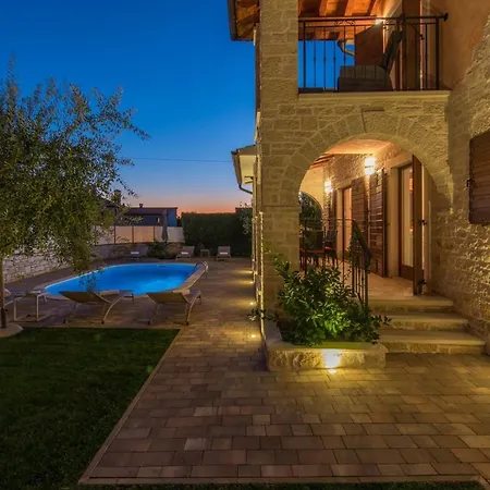 Evelyn With Private Pool And Panoramic View * Montižana