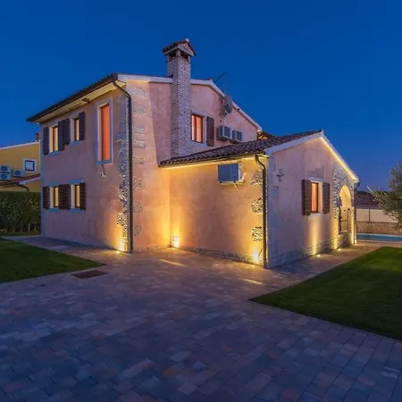 Evelyn With Private Pool And Panoramic View
